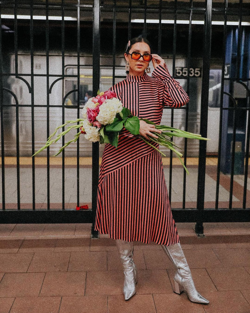 2023.02 Customer Appreciation Blog @chandlerfphotography_1 Two photos: group of volunteers with Mariposas Sin Fronteras, and volunteers doing yardwork