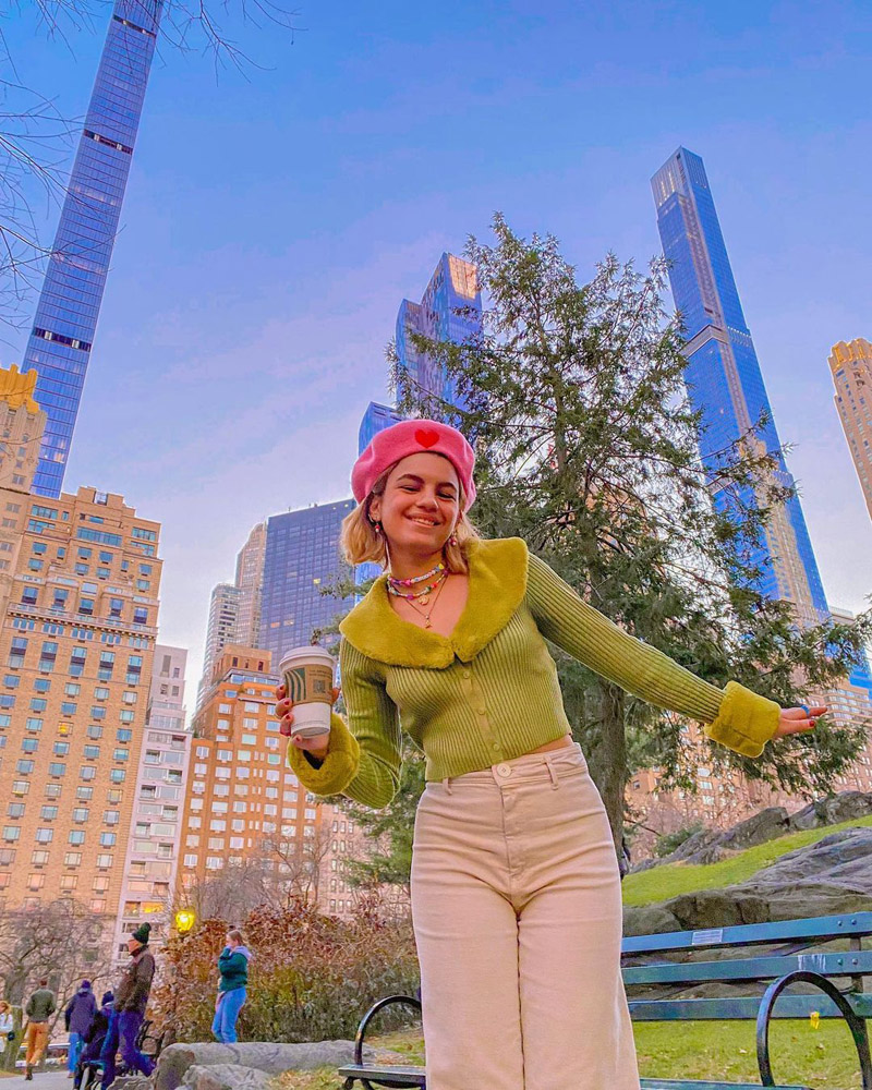 2023.02 Customer Appreciation Blog @vargsace (2)_1 Two photos: group of volunteers with Mariposas Sin Fronteras, and volunteers doing yardwork