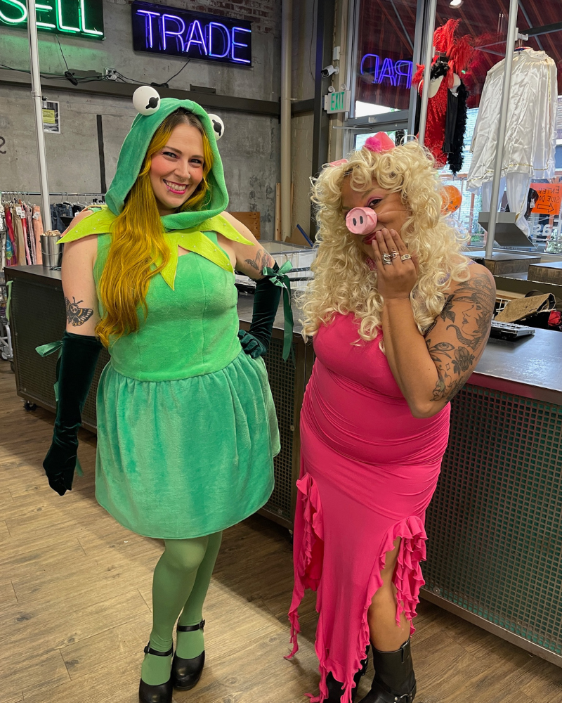 Kermit The Frog and Miss Piggy from The Muppets Halloween costumes